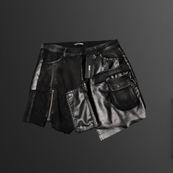 🖤 NWT! FASHION NOVA "Like A Baddie" Faux Leather Cargo Mini Skirt | Size S 🖤 - Picture 2 of 4
